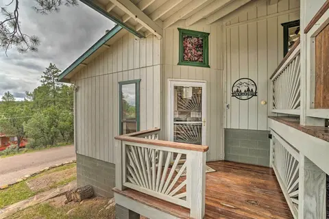 Cozy Pine Retreat w/ Private Hot Tub & Views