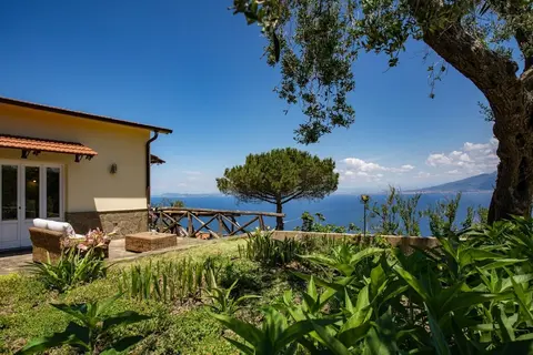 Villa Giulia With Heated Pool and Jacuzzi