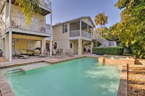 Holmes Beach Family Home: Private Pool & 3 Decks!
