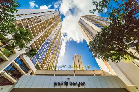 High Floor Mountain View with King or Queen Bed and Parking
