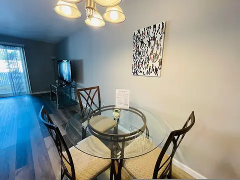 Comfortable 1BR in Elkins Park Parking Pool