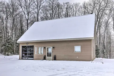 Phelps Cabin on 26 Acres w/ Fire Pit!