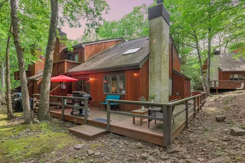 Boulder Pointe by Avantstay Deck Forest Views Boulder Lake Club Passes