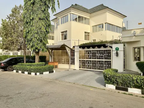 Glovis Luxury Apartments