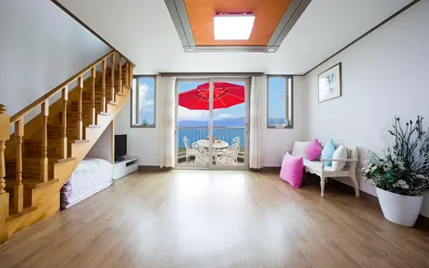 Seokmodo White Wing Pension