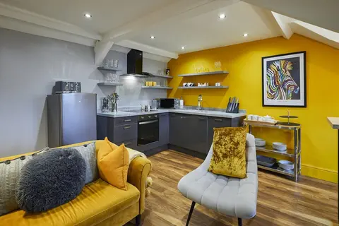 Host Stay Ochre Yellow