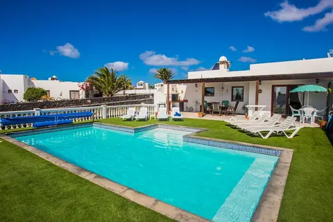 Beautiful 2 Bed Villa With Large Pool Casa Manana