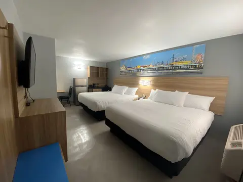 Days Inn & Suites by Wyndham Texas City