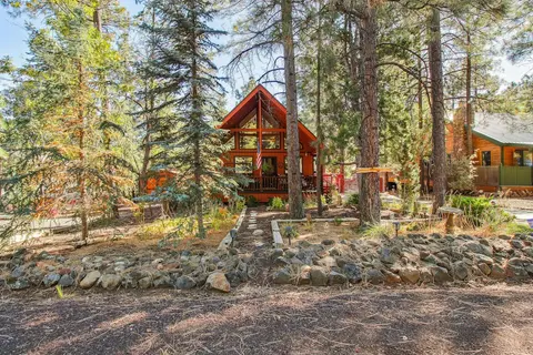 Peaceful Pinetop-lakeside Cabin w/ 4 Decks!