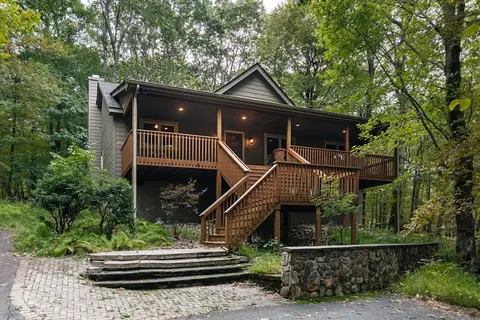 Deer Spring Home at Wintergreen Near to Ski Slopes