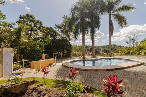 Casa de Campo com Vista Piscina e rea Gourmet