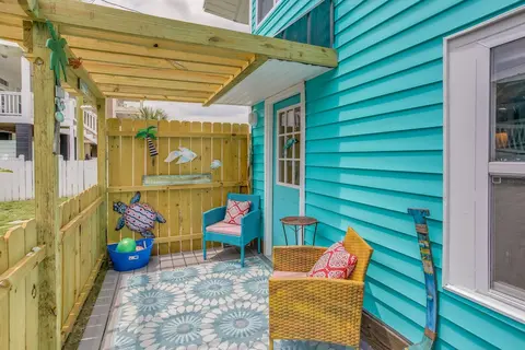Murrells Inlet Apartment w/ Direct Beach Access!