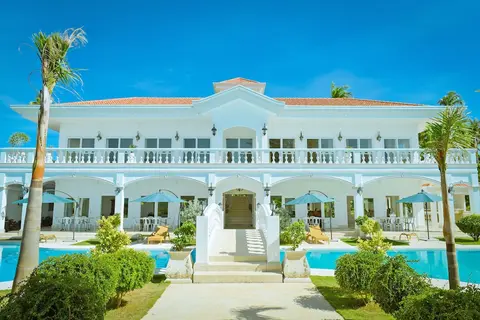 Casa Blanca by The Sea