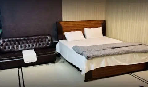 Homely Guest House