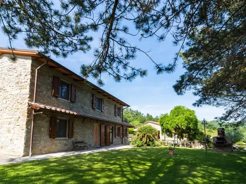 Beautiful Cottage in Dicomano With Swimming Pool