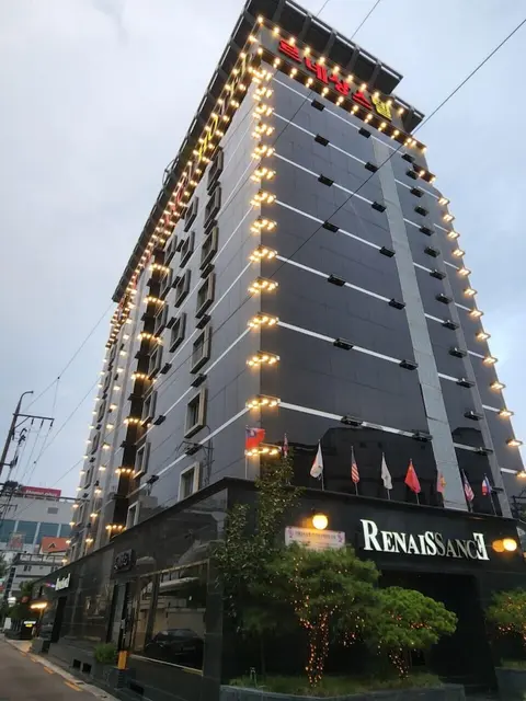 Renaissance Hotel