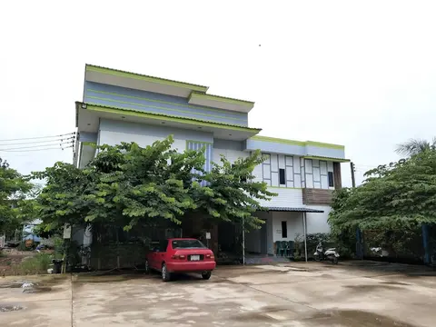 Ausgust Riverside Resort