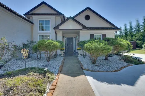 Spacious Winder Getaway w/ Hot Tub + Game Room!