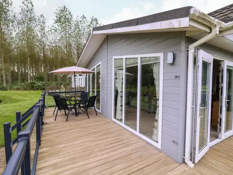 Owls Retreat, Lodge 11
