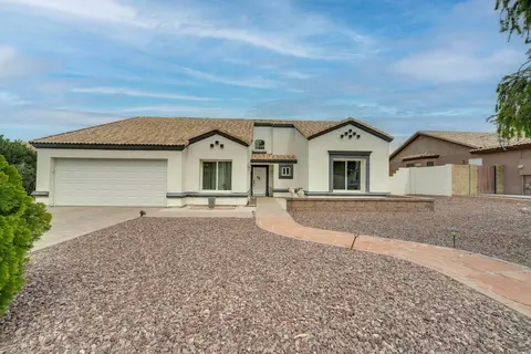 4 Mi to Salt River: Mesa Home w/ Private Patio