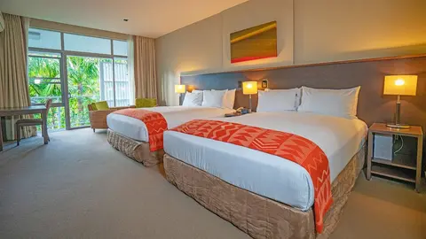 The Raven Hotel