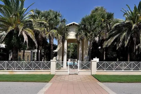 Villa Royale 5 Bedroom Holiday Home by Five Star Properties