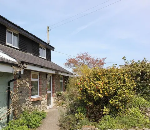 Peaceful Cottage in Sound Healing Retreat
