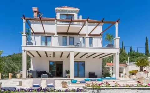 Luxury Villa Dolce Vita with Pool