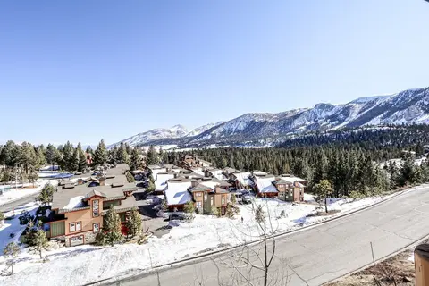 Sunstone 209 Ski-In Ski-Out, Gorgeous Mountain Views, Heated Pool Jacuzzi by RedAwning