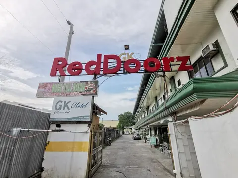 RedDoorz near Damosa Lanang Davao