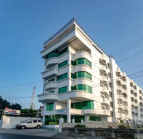 HOTEL STAAR WORLD