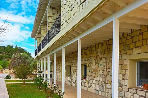 Otel Naturla Göl Evi
