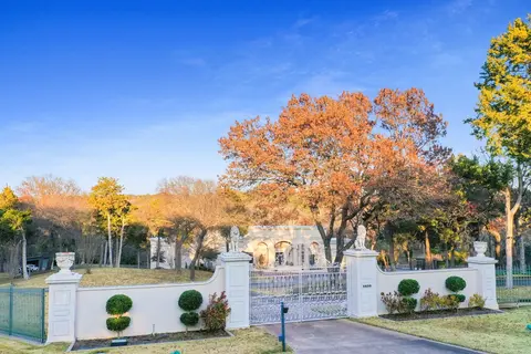 Uncommon Grounds Estate