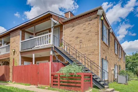 Southwest Houston Apartment w/ Pool Access!