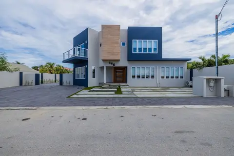NEW 6 Bedroom Villa 2min Eagle Beach Palm Beach