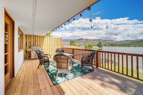 Lakefront Oroville Paradise: Private Beach & Dock!