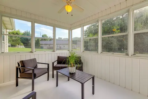 Knoxville Home w/ Sunroom ~ 9 Mi to Downtown!