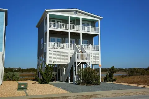 Belle Moor 3 Bedroom Home by RedAwning