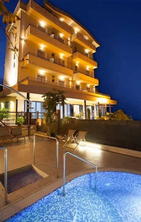 Hotel Thea