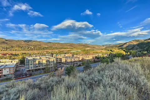 Walkable Dtwn Condo ~ 5 Miles to Beaver Creek Ski!