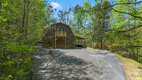 Stylish Cabin w/ Hot Tub, Games & More!