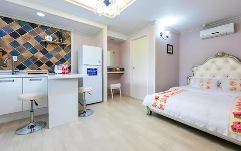 Gurye Dandelion Travel Pension