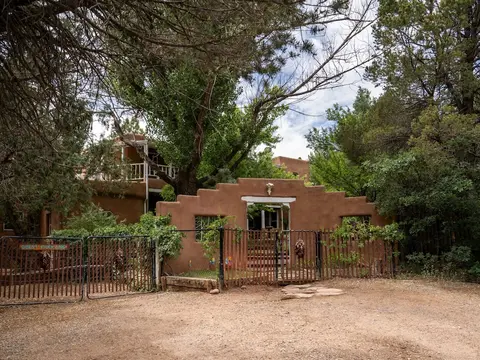 The House of 5 Porches