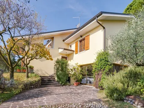 Modern Holiday Home in Marciaga With Garden