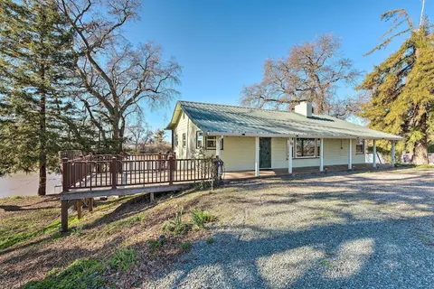 Stunning Nicolaus Getaway on Feather River!