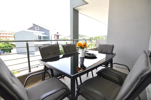 Zennova 60 Nikiti Family Apt
