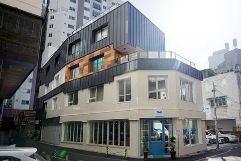 BLUEHUM Guesthouse - Hostel