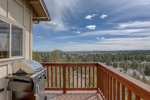 Golden Butte 4 Bedroom Home by RedAwning