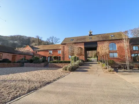 Fairoaks Barns