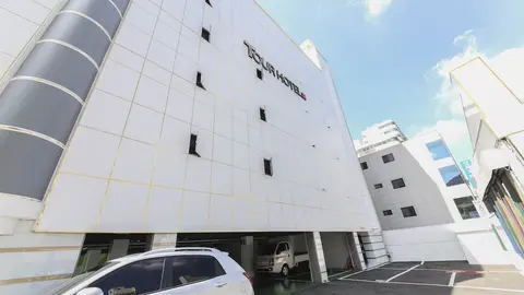 Tour Hotel